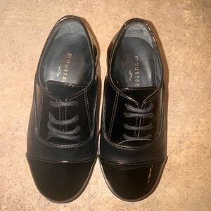MUSTACHE | BLACK PATENT OXFORD SHOES “Toddler”